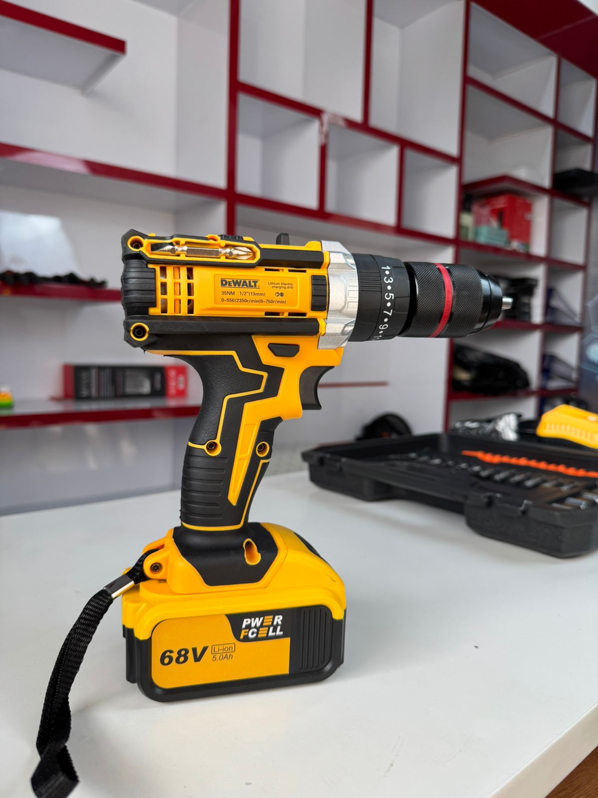 Miniatura 2 de TALADRO INALAMBRICO 68V 1/2